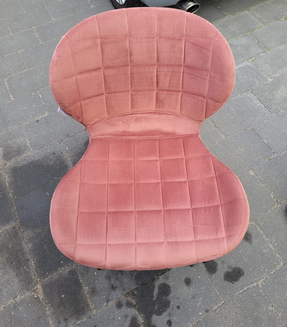 Velours eetkamerstoel na de reiniging